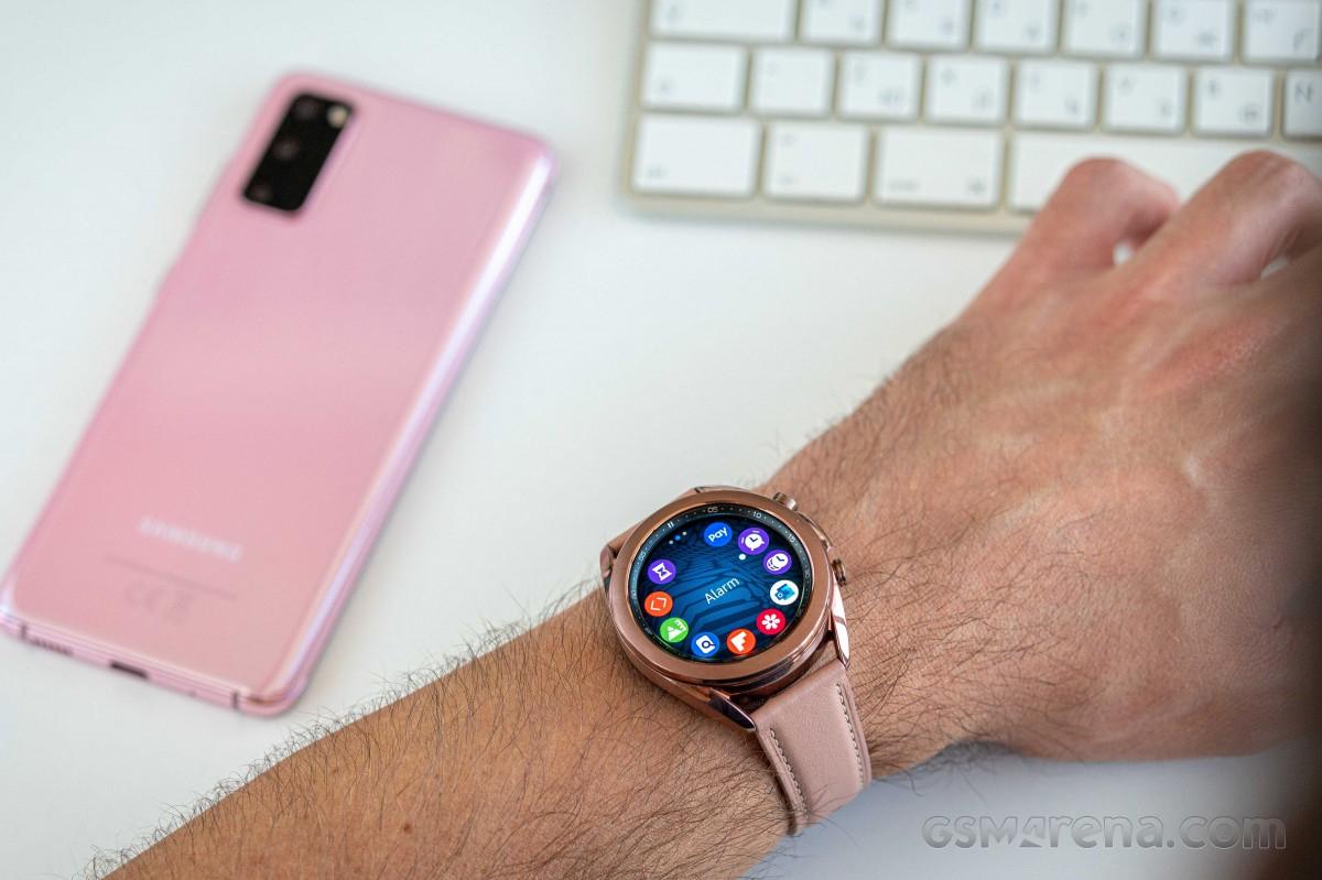 Samsung Galaxy Watch 4 ผ่านการรับรองแล้วแต่เขาจะไม่แถมอะแดปเตอร์ชาร์จมาให้